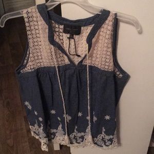 Tank top with lace and denim